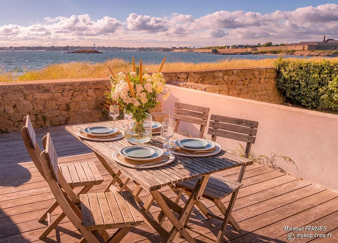 Ref 332 - Gavres Maisonnette Type 3 En Triplex Front De Mer Villa